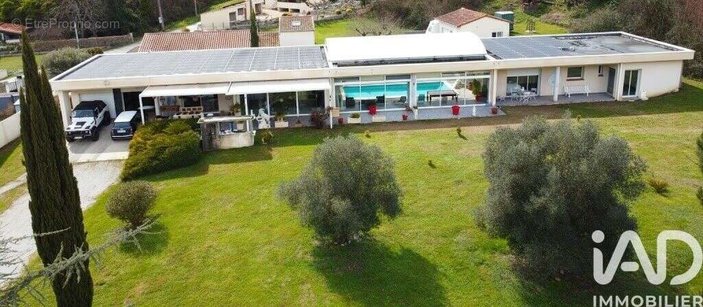 Maison 294 m² à Le Vernet  - photo 2