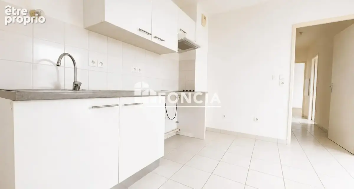 Appartement t3 avec grande terrasse privative et deux places de parkings privees en sous-sol - photo 4