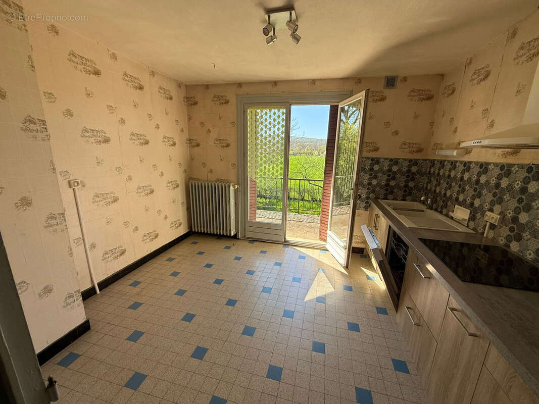 Maison à VILLEREVERSURE