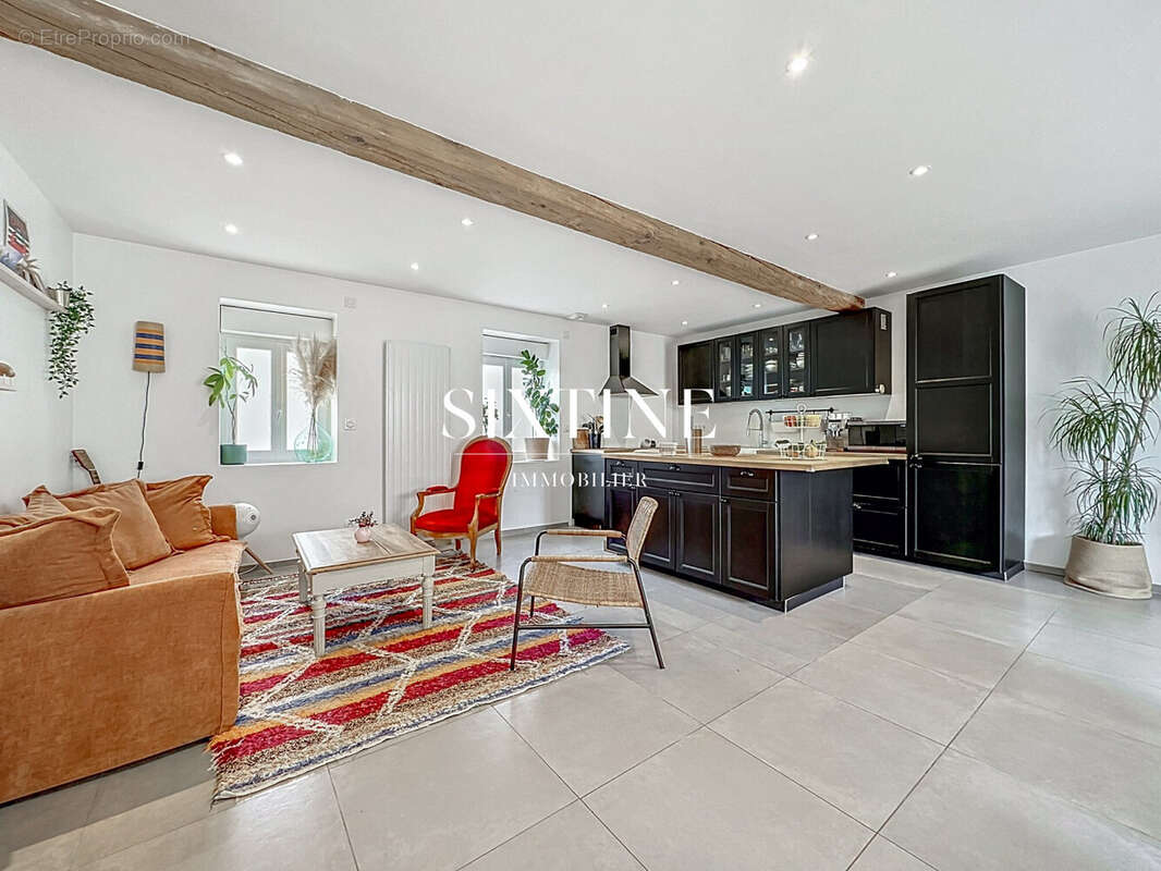 Appartement 166 m² à Rillieux-La-Pape  - photo 4
