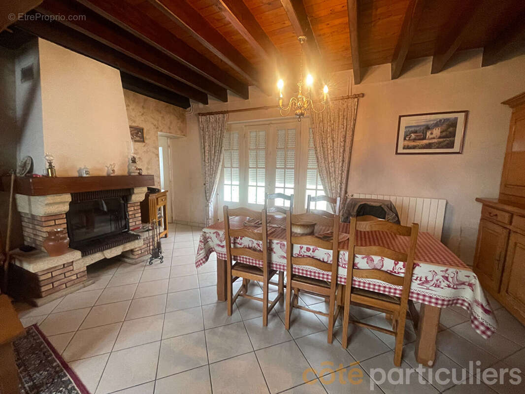 Maison à VENESMES