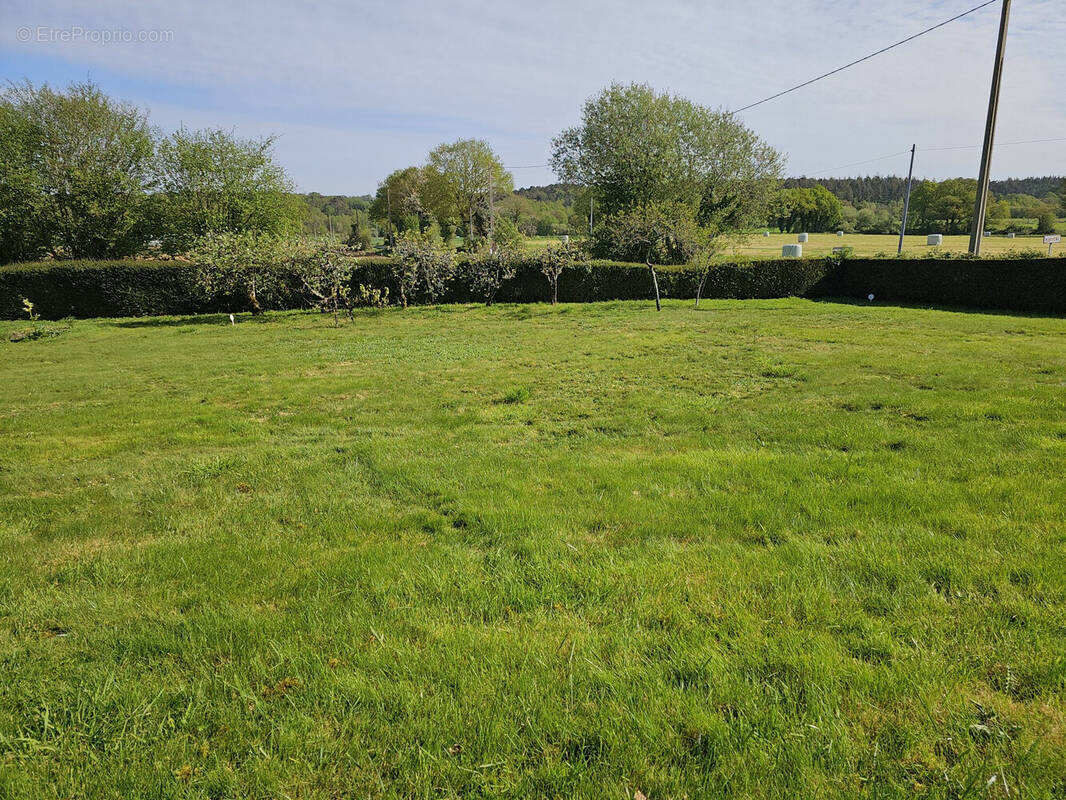 Terrain à NIVILLAC