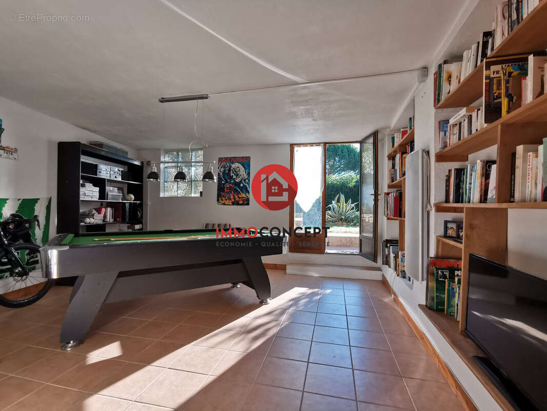 Maison à SAINT-VICTOR-LA-COSTE