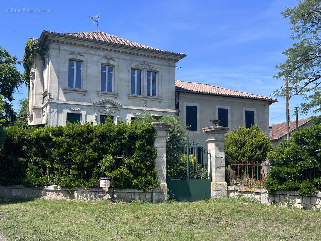 Maison à HOUEILLES