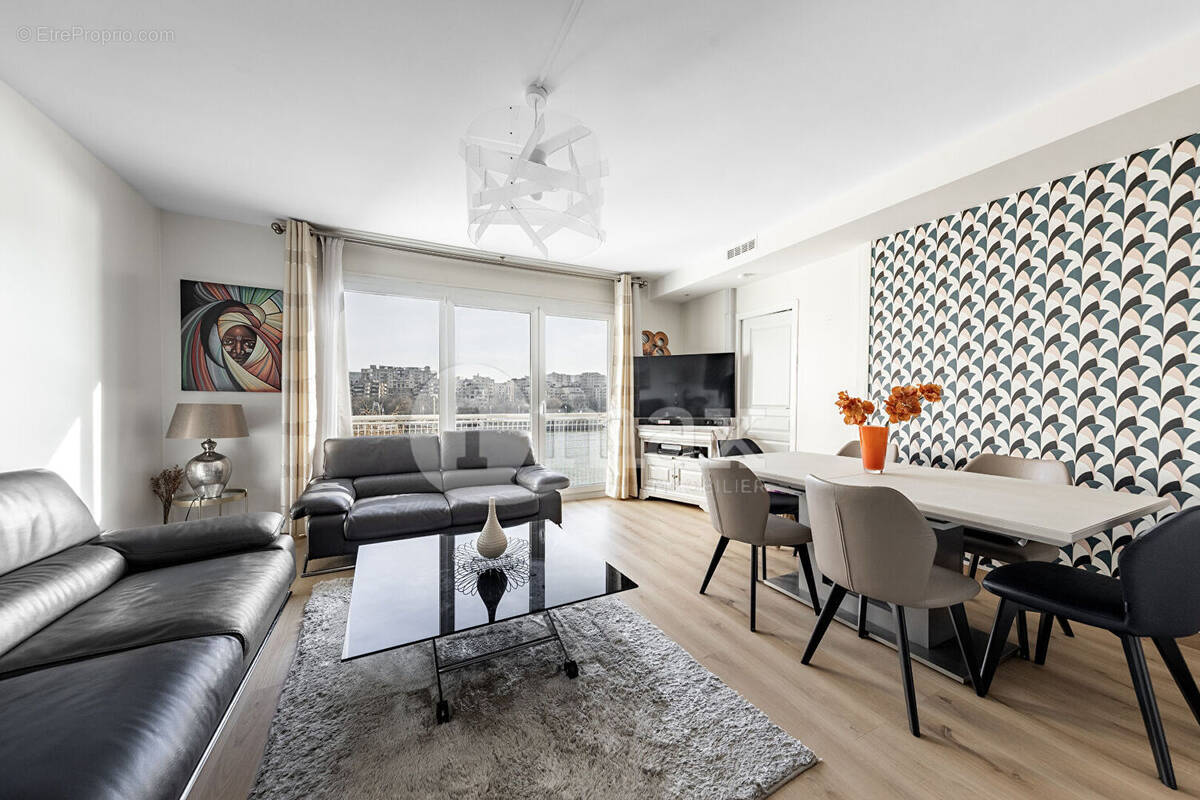 Appartement à COURBEVOIE