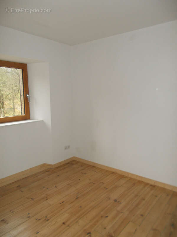 Maison à SAINT-BONNET-LE-FROID