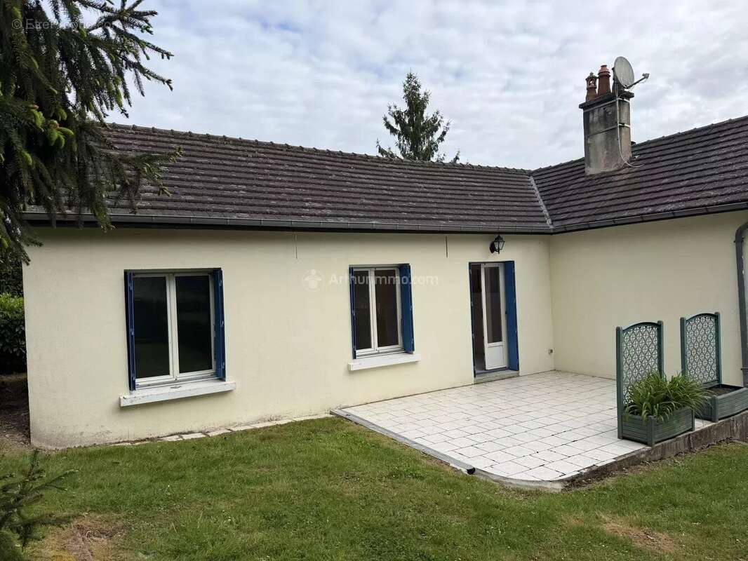 Maison à CHAHAIGNES