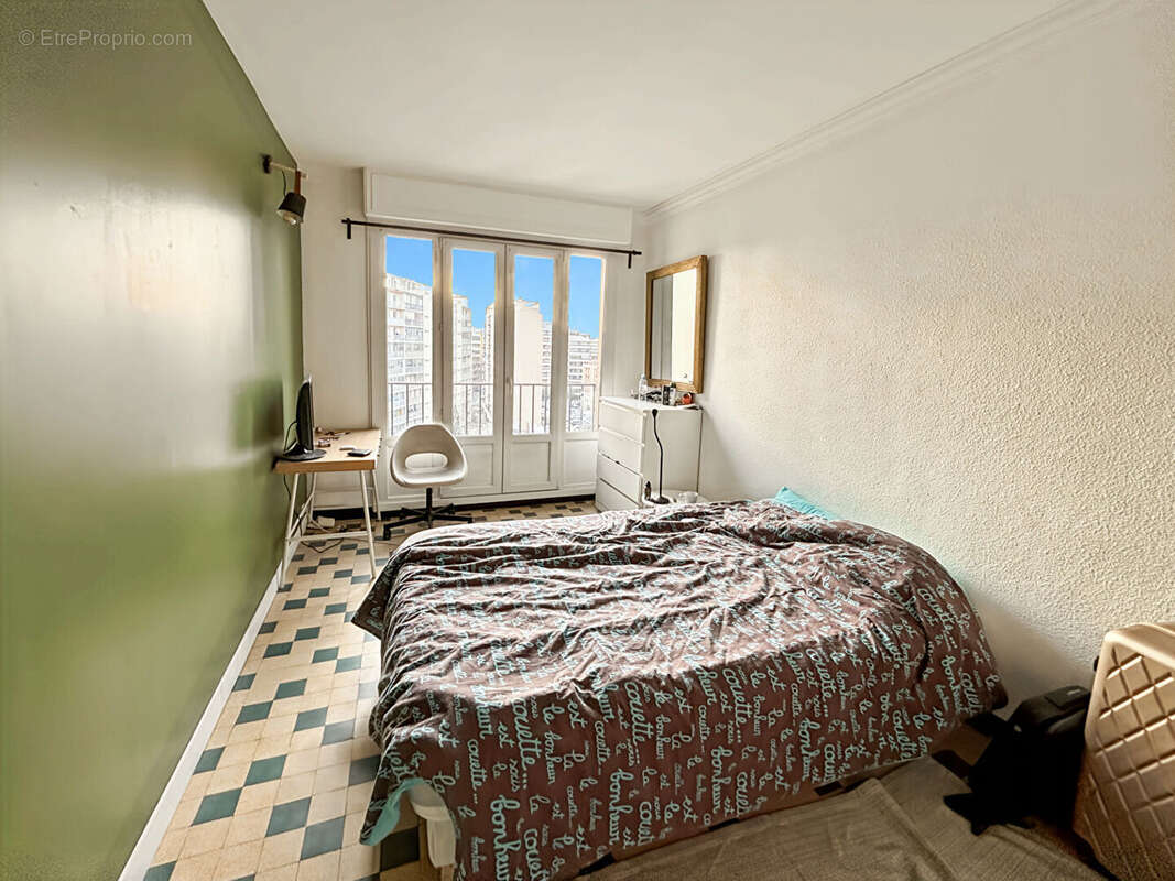 Appartement à MARSEILLE-5E