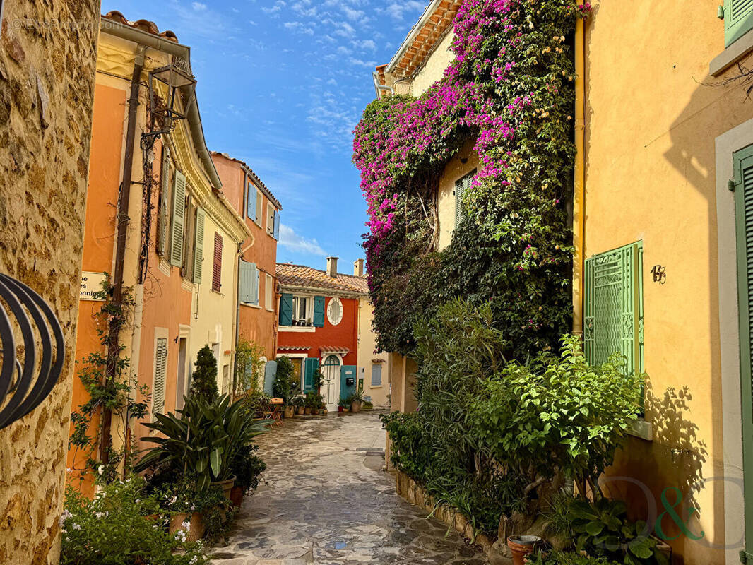 Maison à BORMES-LES-MIMOSAS