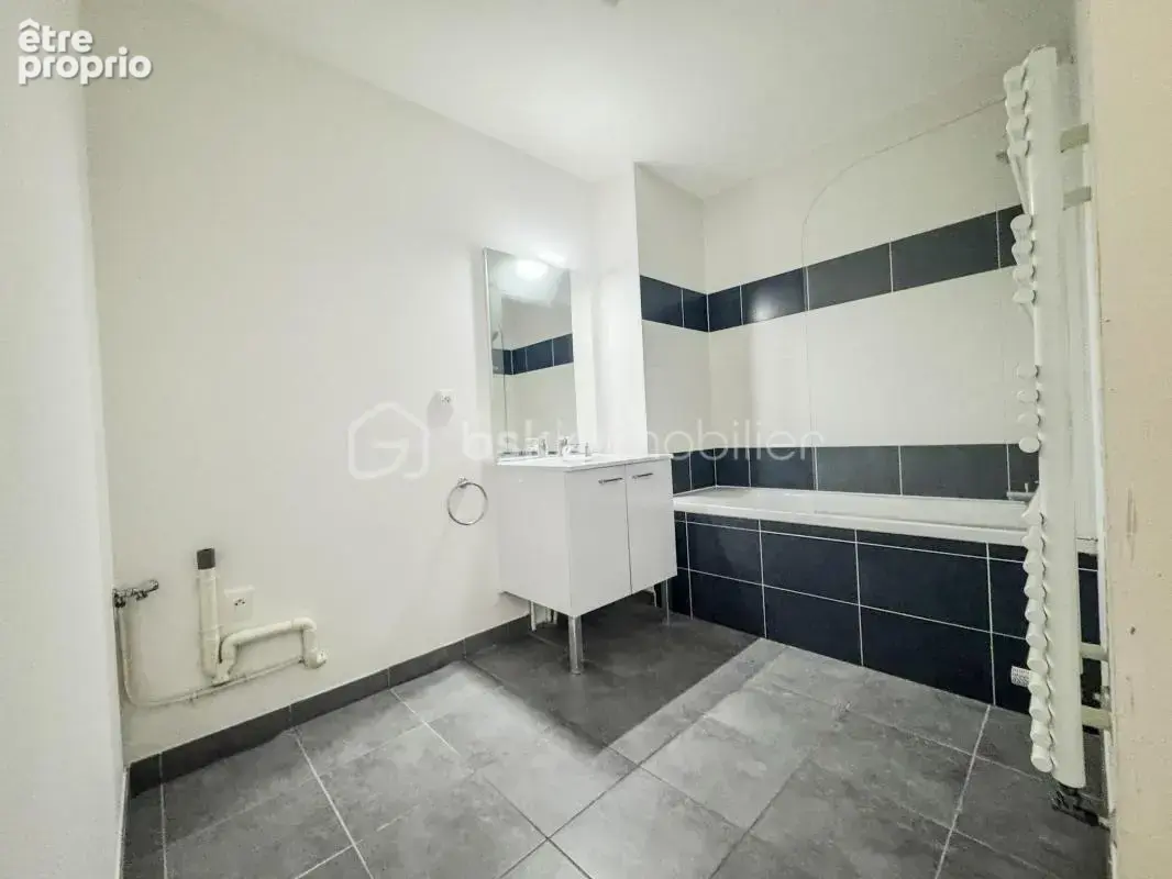Appartement t3 - 64m2 - photo 8