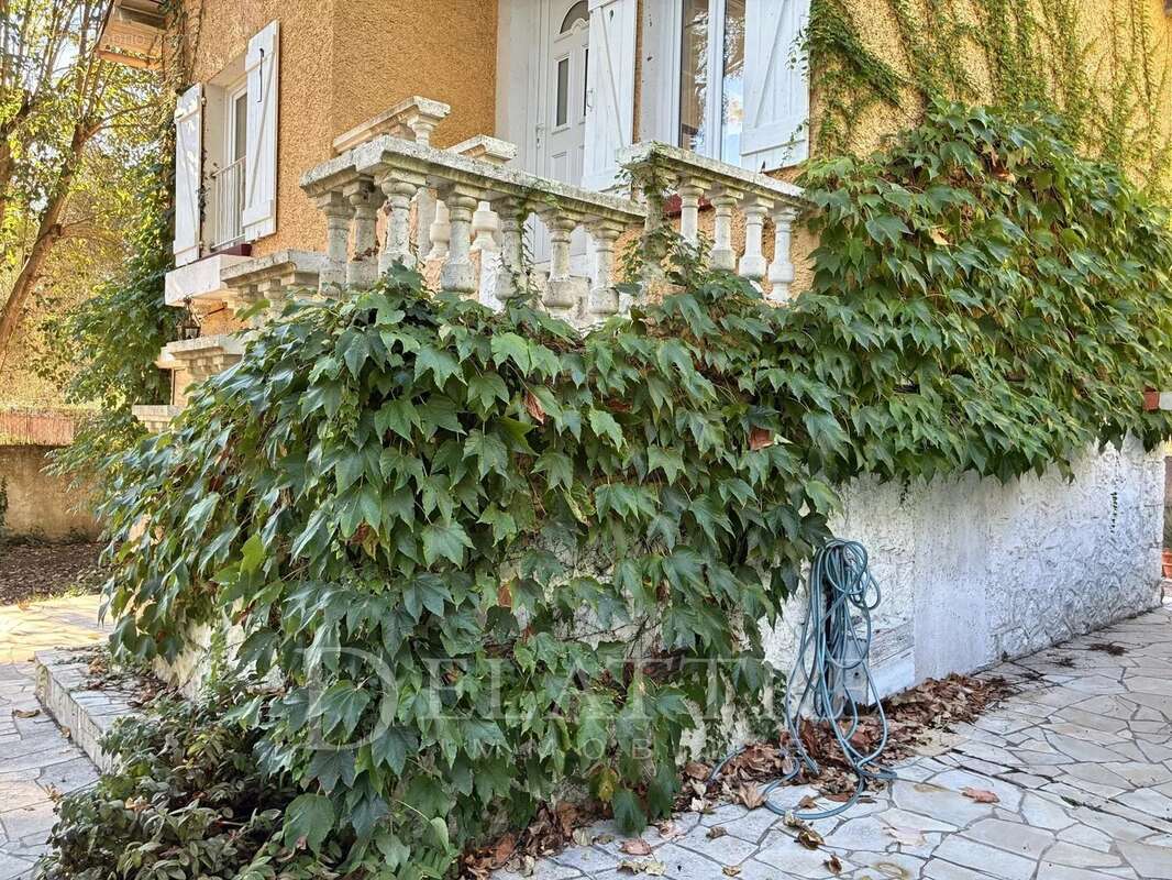 Maison à ROQUEFORT-LES-PINS