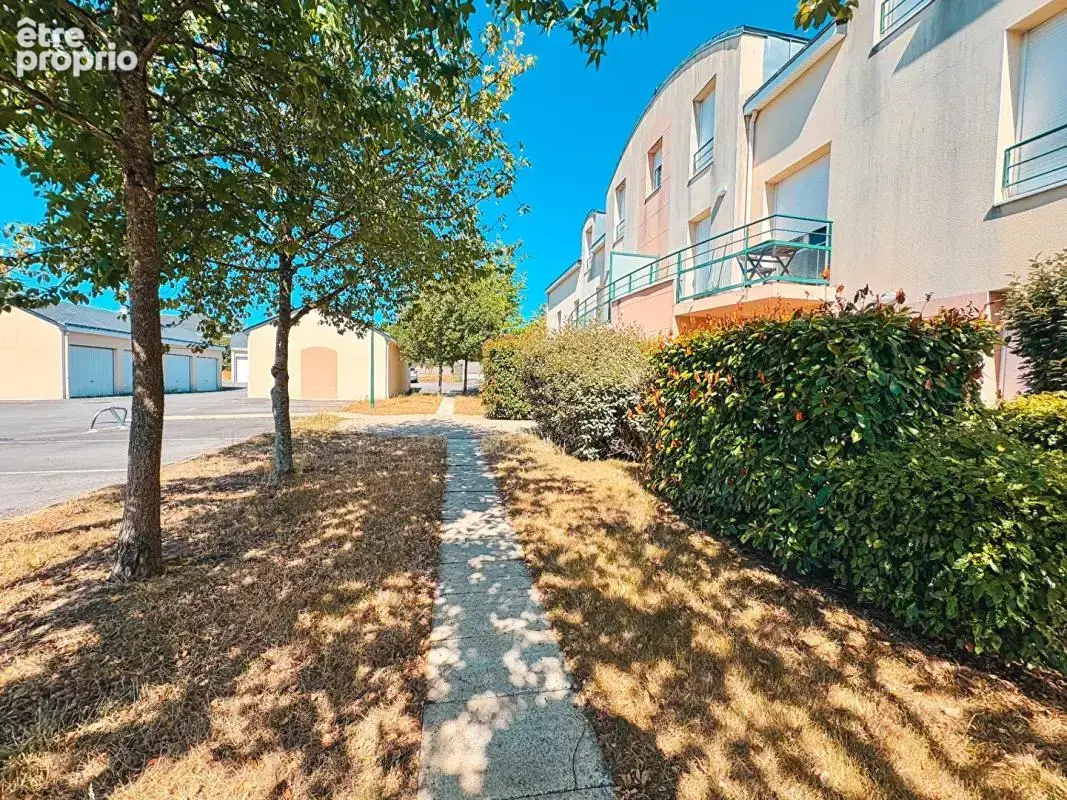 Appartement avec terrasse et stationnement - Couëron La Chabossière - photo 8