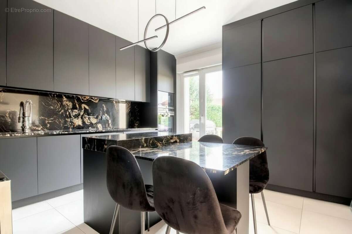 Maison à LES PAVILLONS-SOUS-BOIS