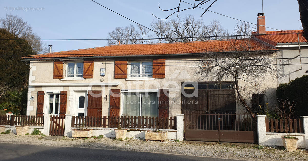 Maison à ROUMAZIERES-LOUBERT