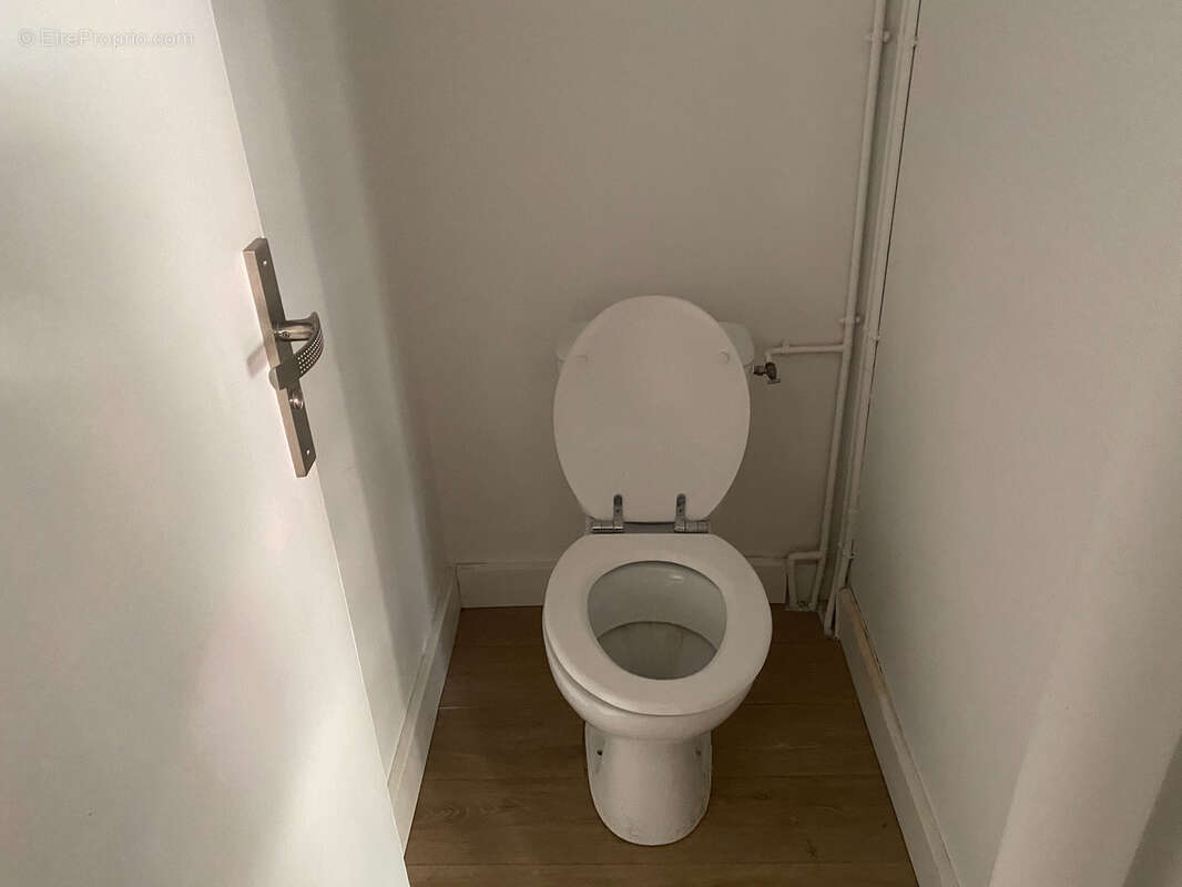 Local avec 2 parkings, et 2 caves, Rue des Alpes, 26000 VALENCE - photo 11