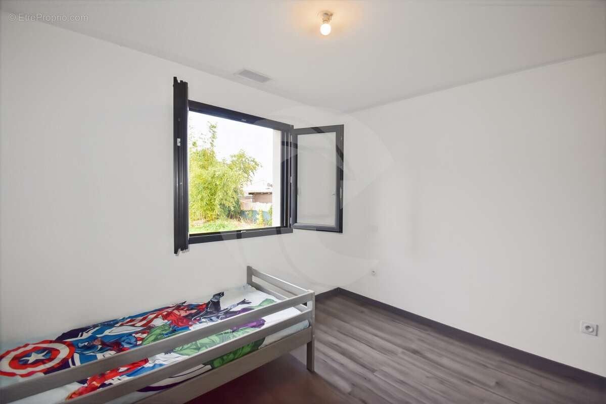 Maison à NEGREPELISSE