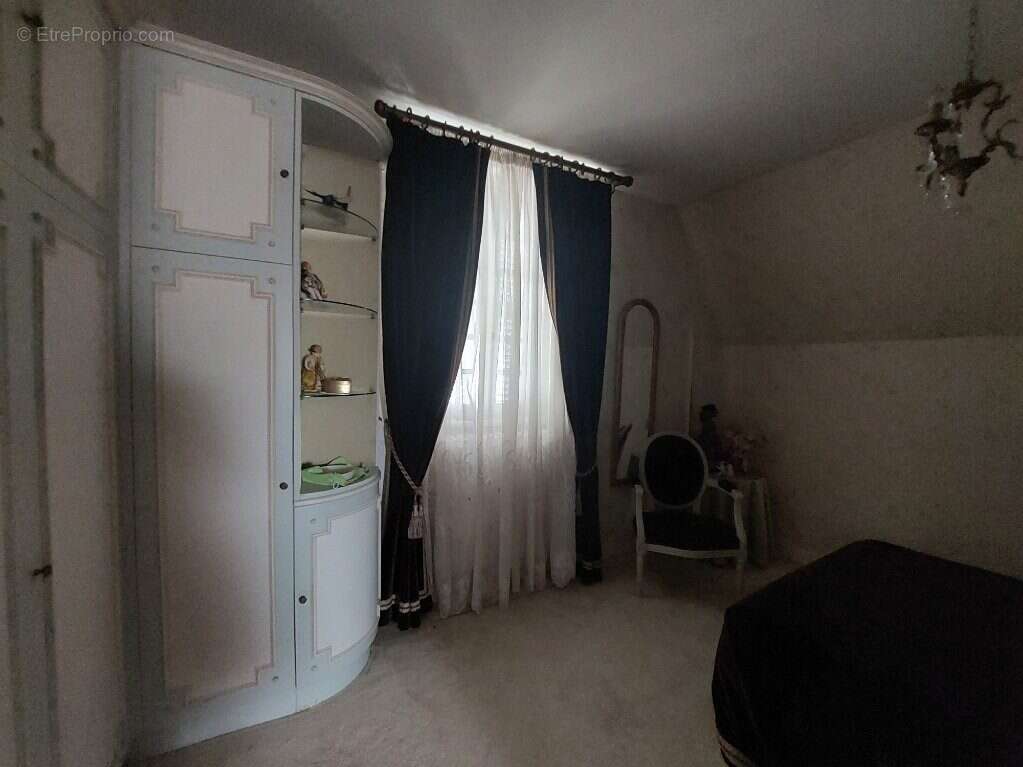 Maison à DONVILLE-LES-BAINS