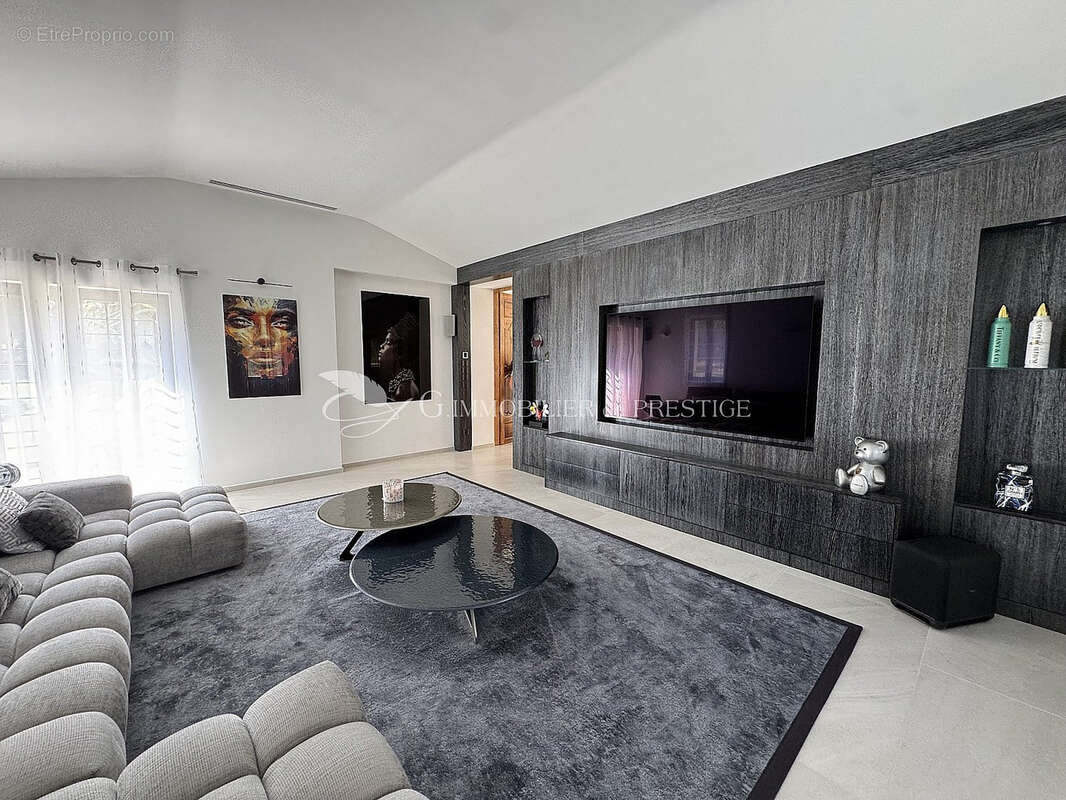 Maison à L'ISLE-SUR-LA-SORGUE