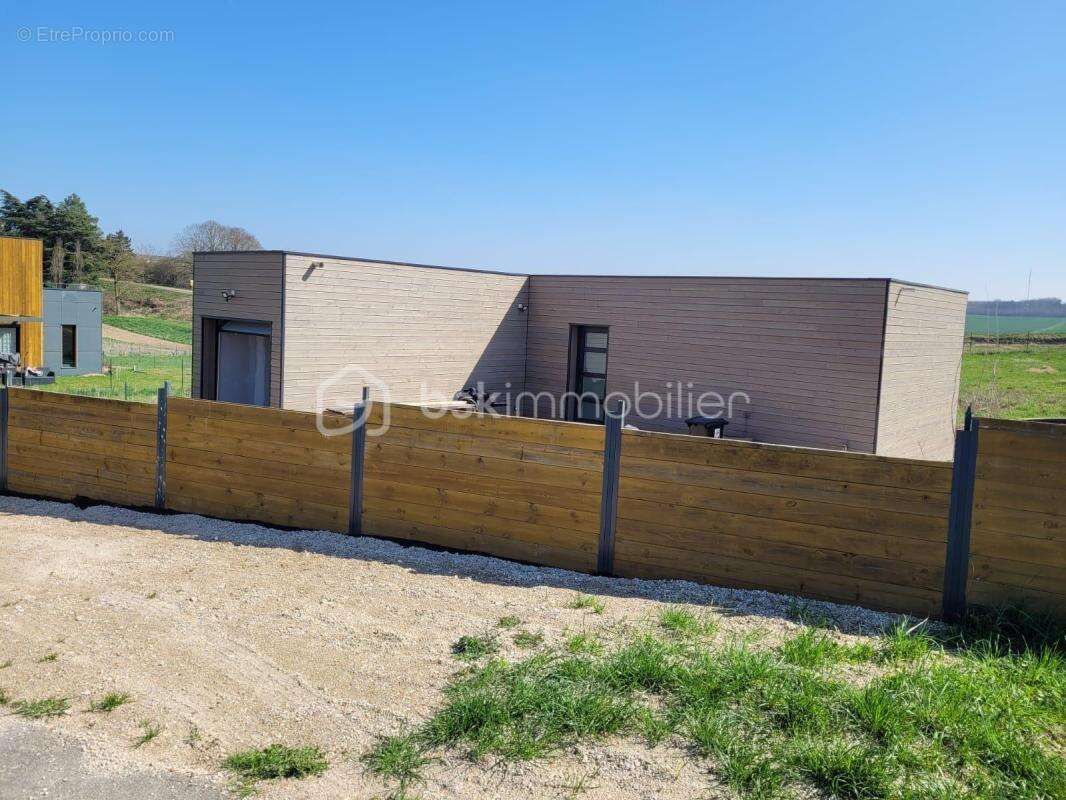 Maison à COURLON-SUR-YONNE