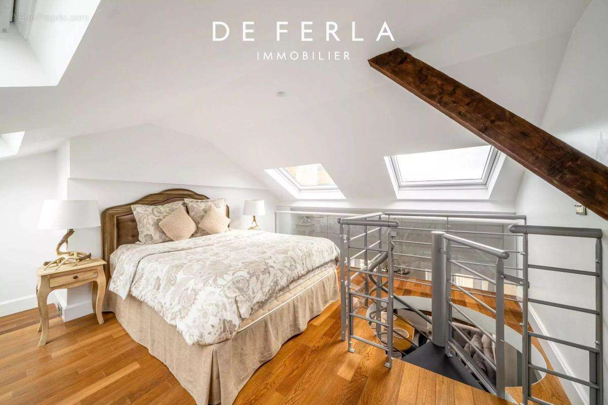 Appartement à PARIS-8E