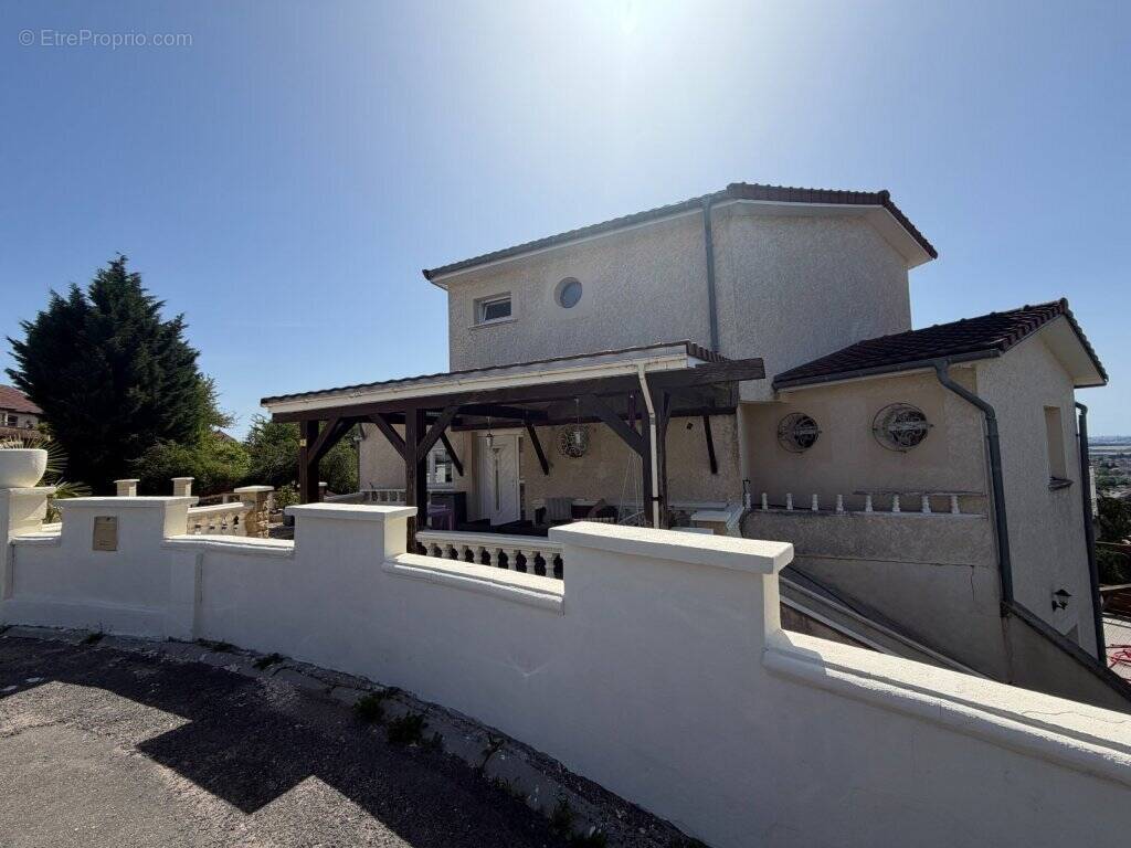 Maison à LE CREUSOT