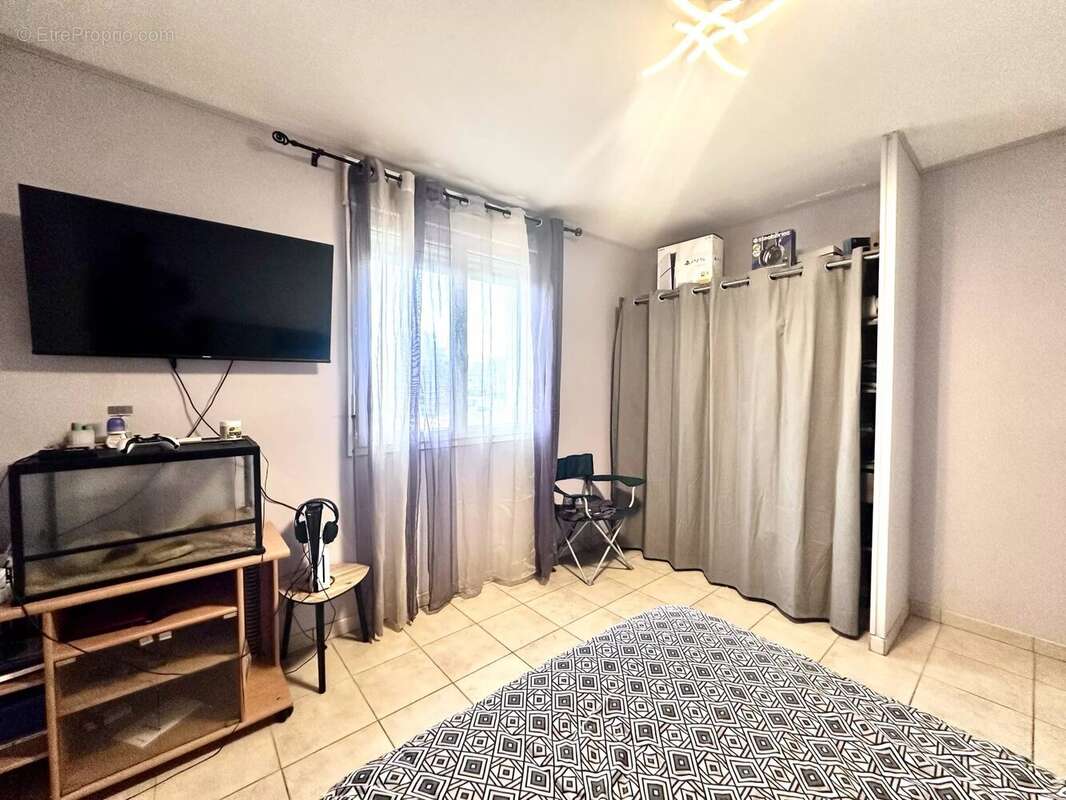 Maison à VILLELONGUE-DELS-MONTS