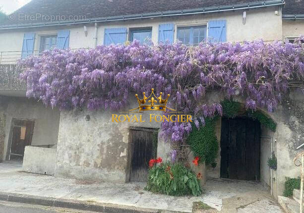 Maison à FERRIERE-LARCON