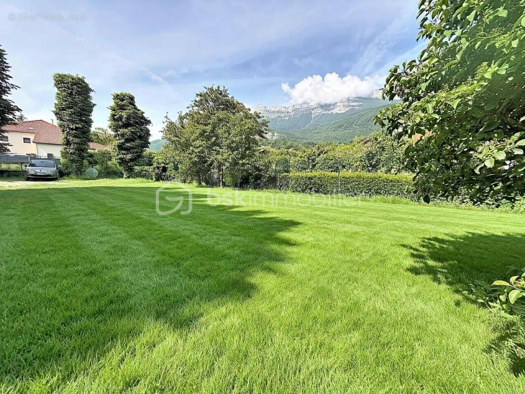 Terrain à CLAIX