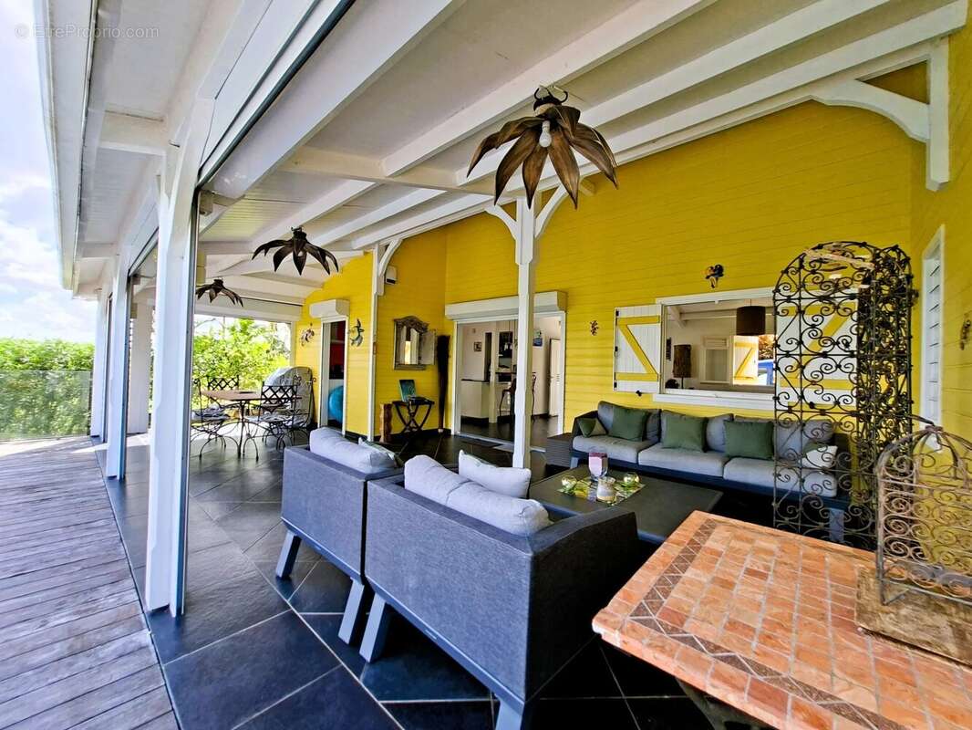 Maison à LES TROIS-ILETS