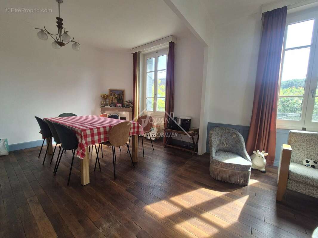 Maison à LALIZOLLE