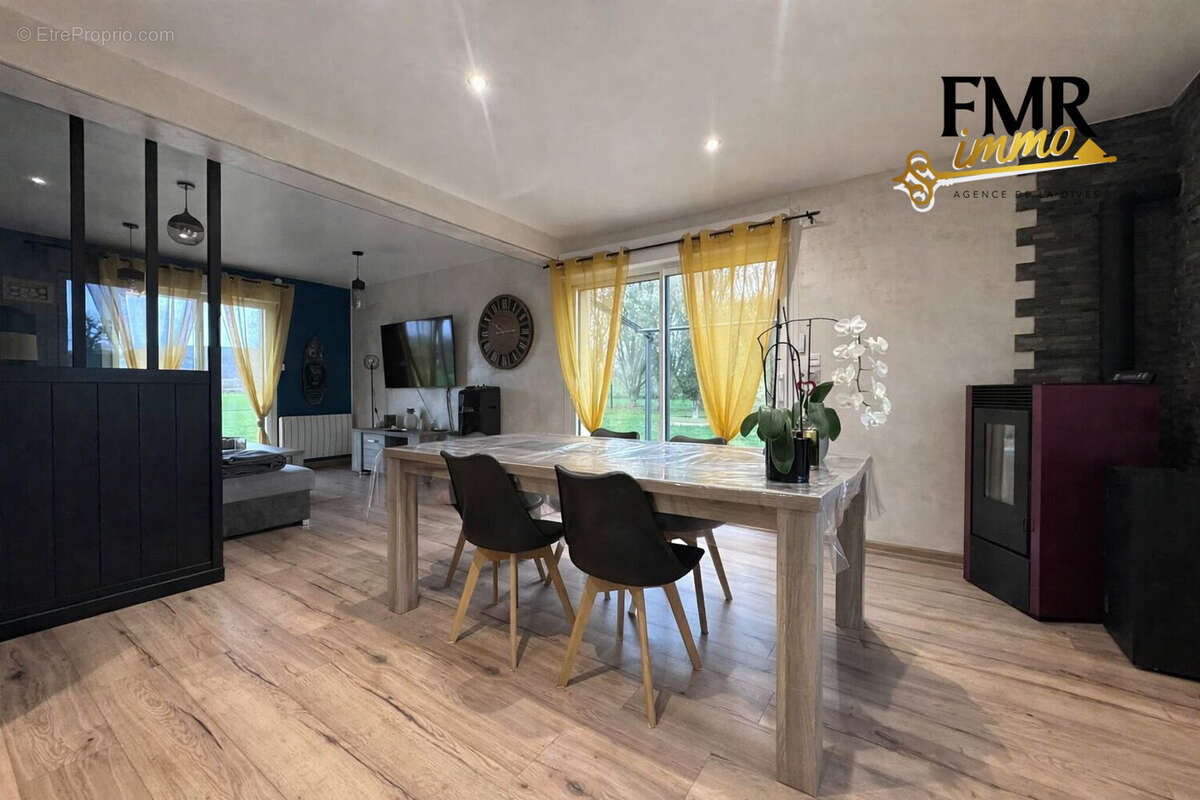 Maison à SAINT-PIERRE-SUR-DIVES