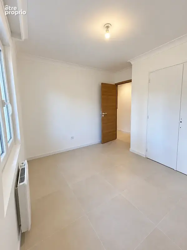 Villa 3 faces plain pied avec piscine - photo 12