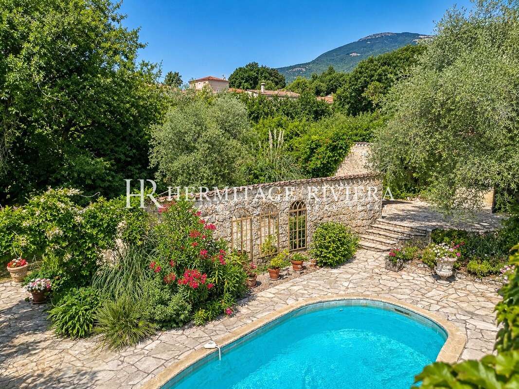 Maison 333 m² à Vence  - photo 8