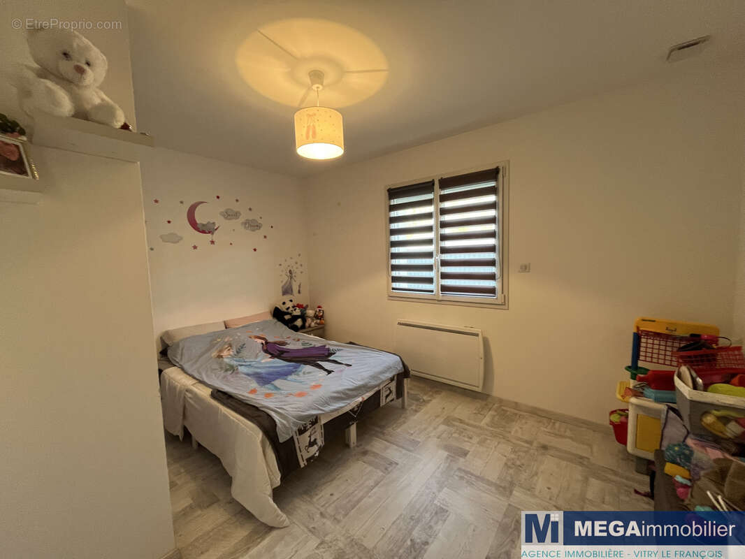 Maison à SAINT-CHERON