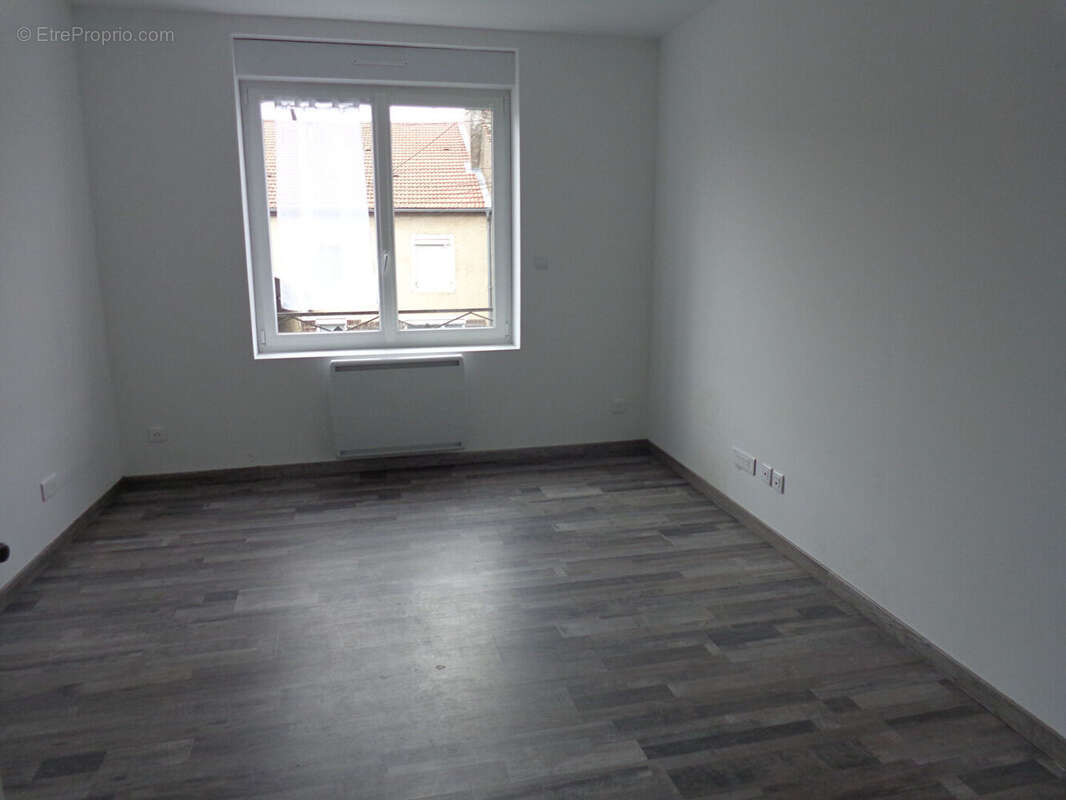 Appartement à COLOMBEY-LES-BELLES