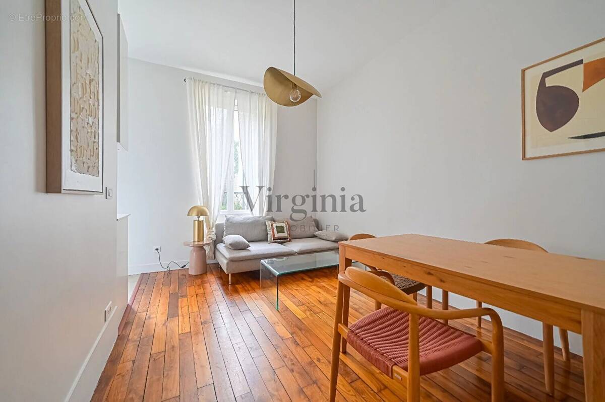 Appartement à CHARENTON-LE-PONT