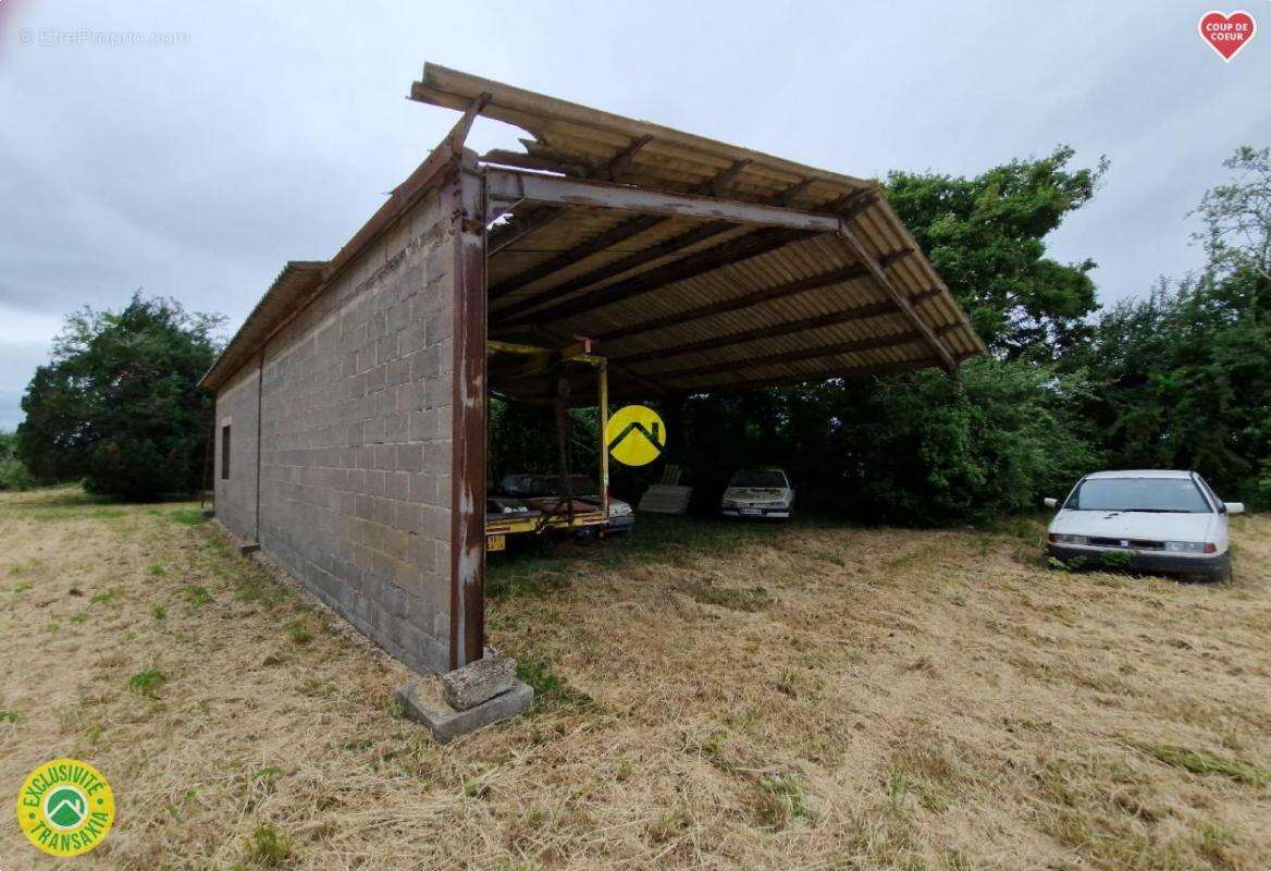 Terrain à LA GUERCHE-SUR-L&#039;AUBOIS