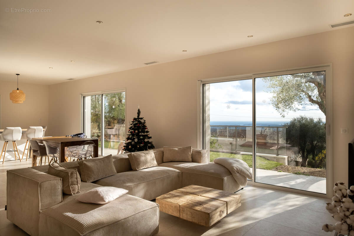 Maison à TOURRETTES-SUR-LOUP