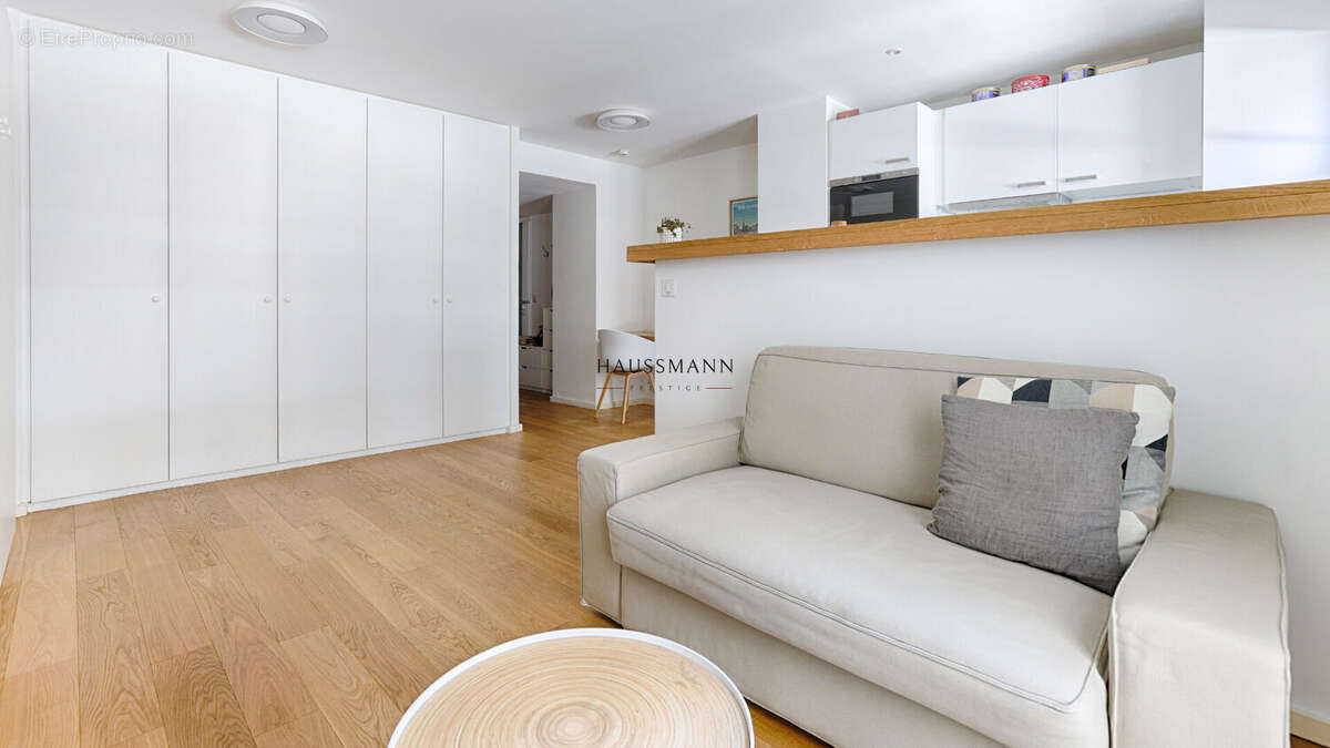 Appartement à PARIS-7E