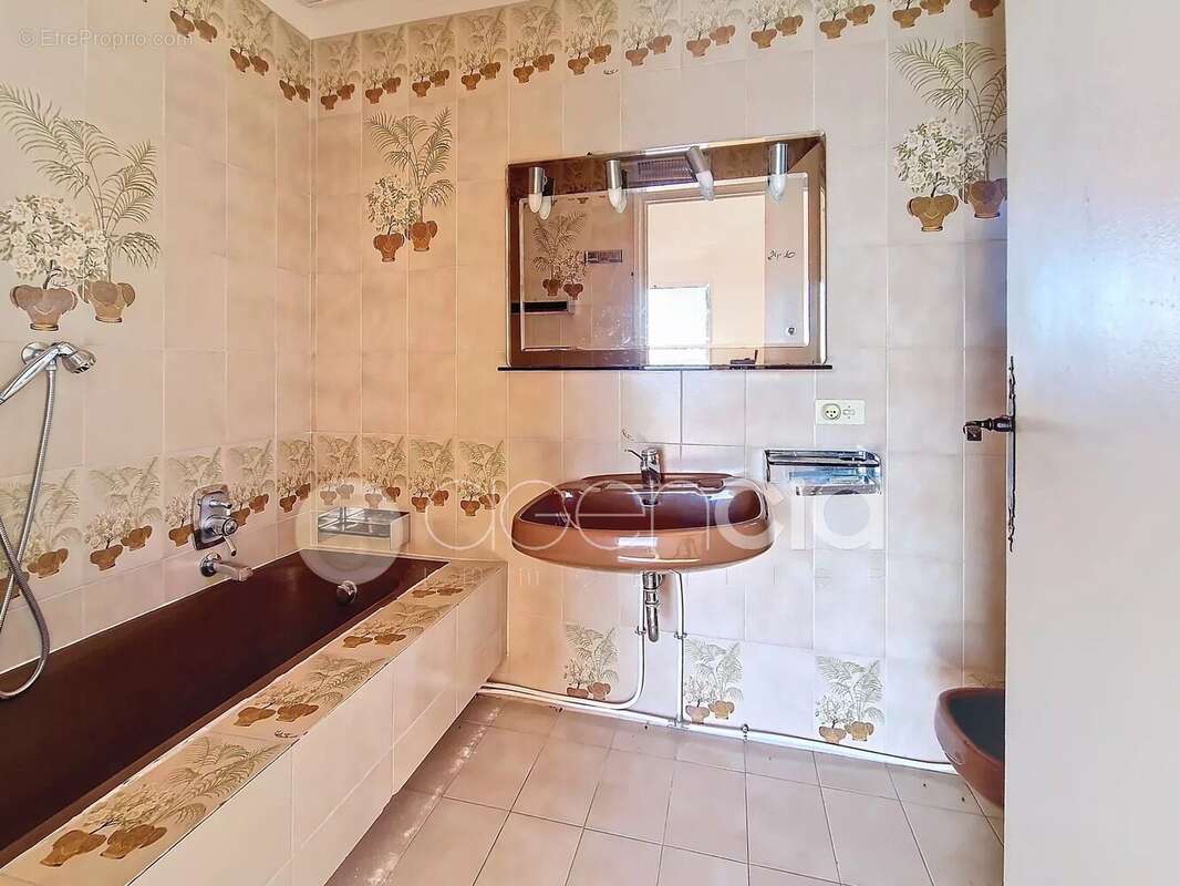 Maison à TOURRETTES-SUR-LOUP