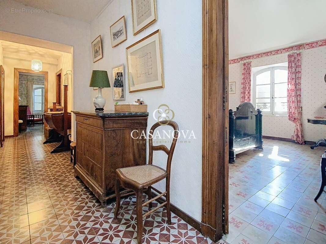 Entre MONTPELLIER & BEZIERS: Le charme de l'ancien et l'histoire d'une Maison de Maître datant de 1779. Habitation de 450 m² sur - photo 20