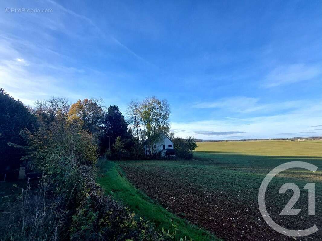 Maison à ETAIS-LA-SAUVIN