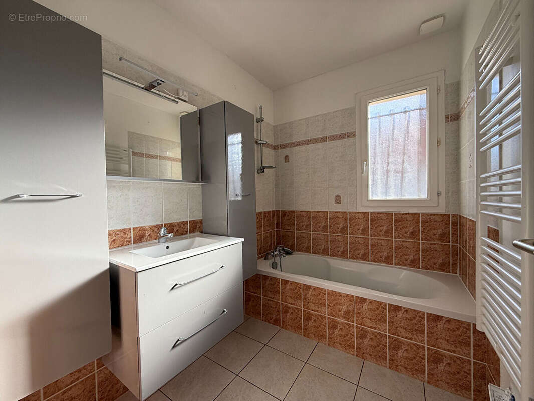 Maison à VAUX-SUR-MER