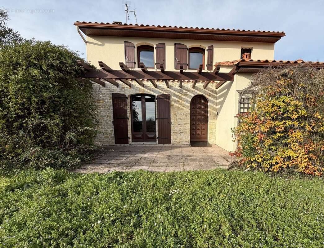 Maison à VOULGEZAC