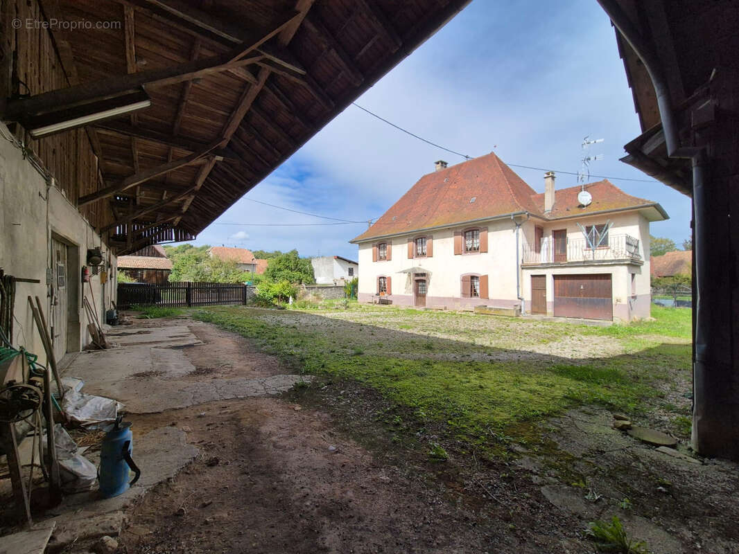 Maison à STEINBRUNN-LE-HAUT