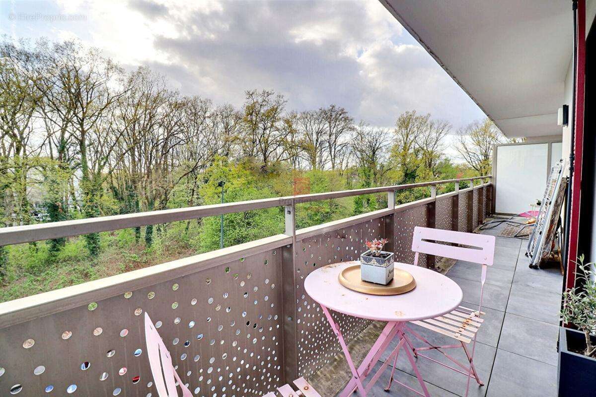 Appartement à FLEURY-MEROGIS