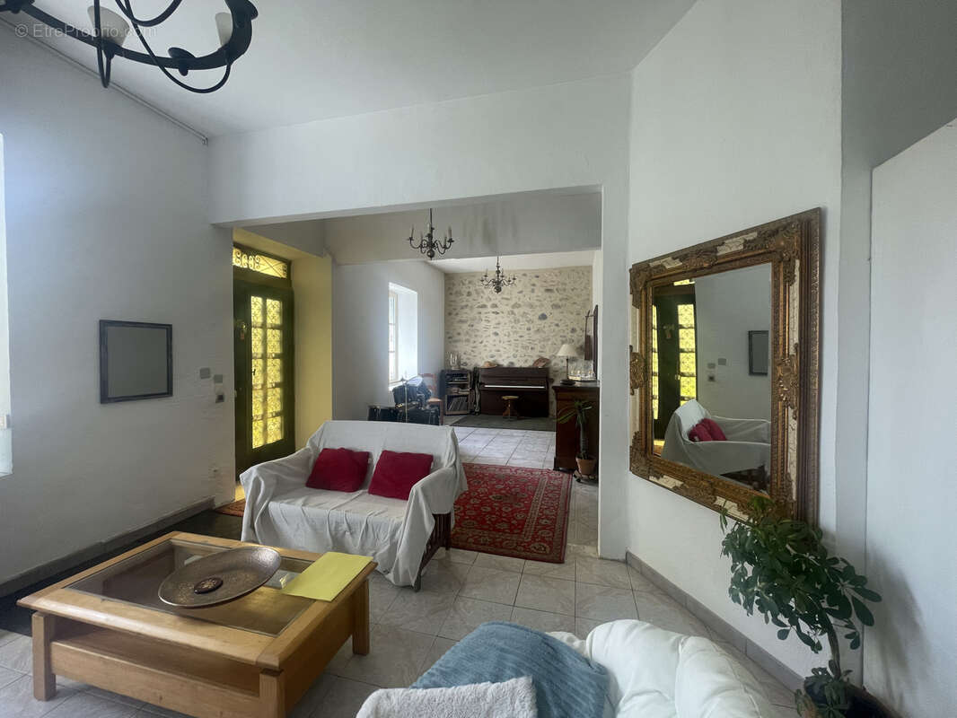 Maison à CAZILHAC