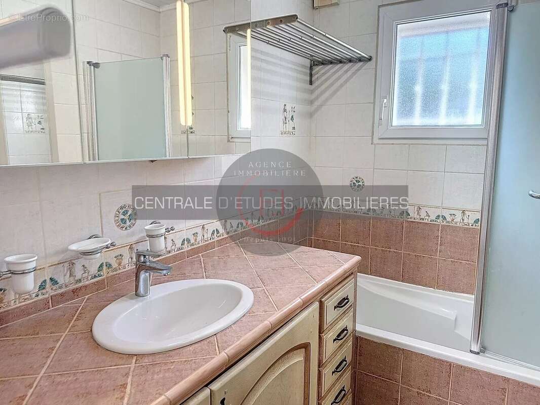 Maison à LES ADRETS-DE-L&#039;ESTEREL