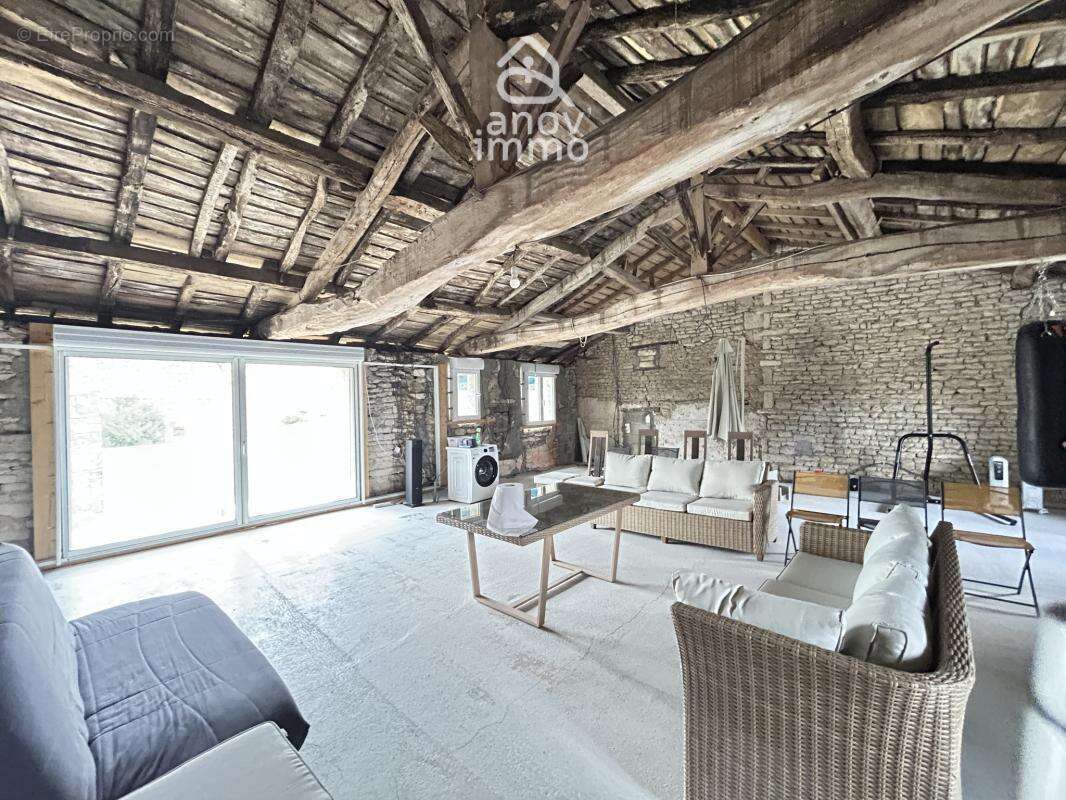 MARSAC 13kms d'Angoulême, Ferme charentaise (190m2 hab.) et - photo 14