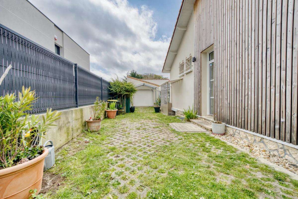 Maison à SAINT-GEORGES-DE-DIDONNE